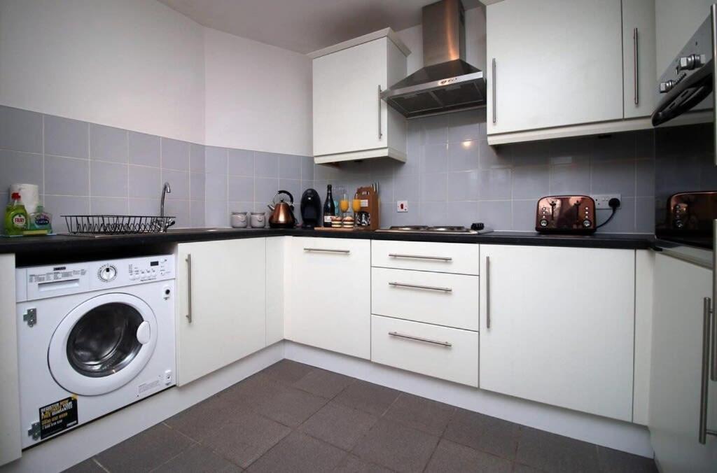 Westgate Heights By Mia Living 2 Bedroom Apartment In Cardiff Centre Luaran gambar